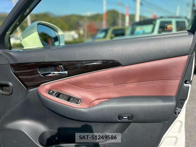 Toyota CROWN 2017-05 7795713-2