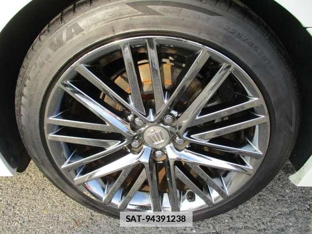 Toyota CROWN 2017-08 7795889-17