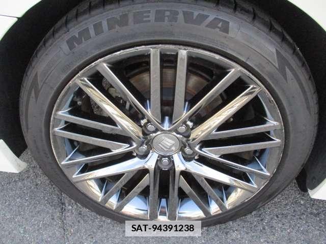 Toyota CROWN 2017-08 7795889-18