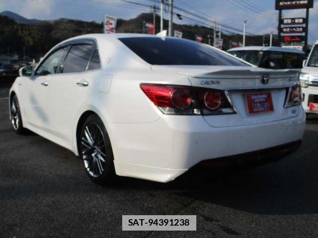 Toyota CROWN 2017-08 7795889-8