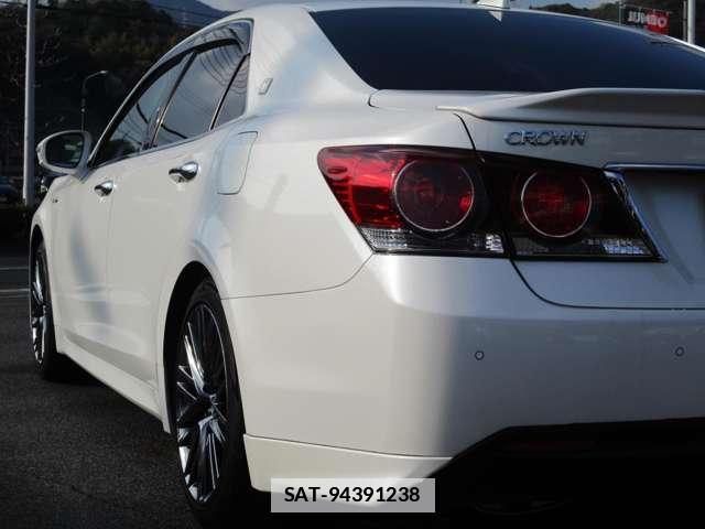 Toyota CROWN 2017-08 7795889-9