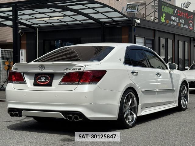 Toyota CROWN 2014-02 7796408-1