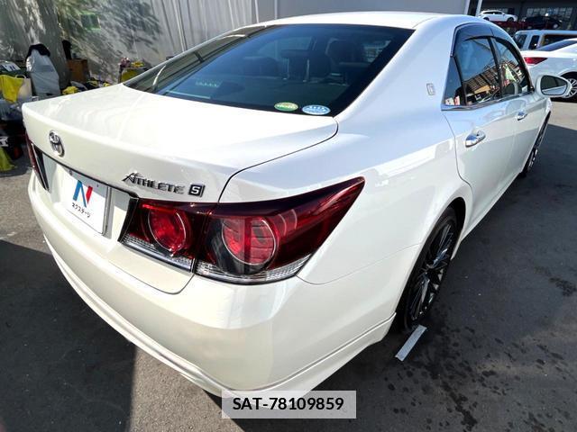 Toyota CROWN 2016-11 7799540-16