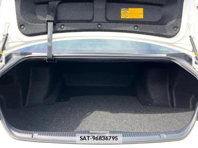 Toyota CROWN 2016-09 7799548-10
