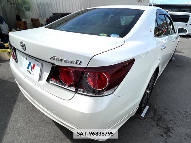 Toyota CROWN 2016-09 7799548-16