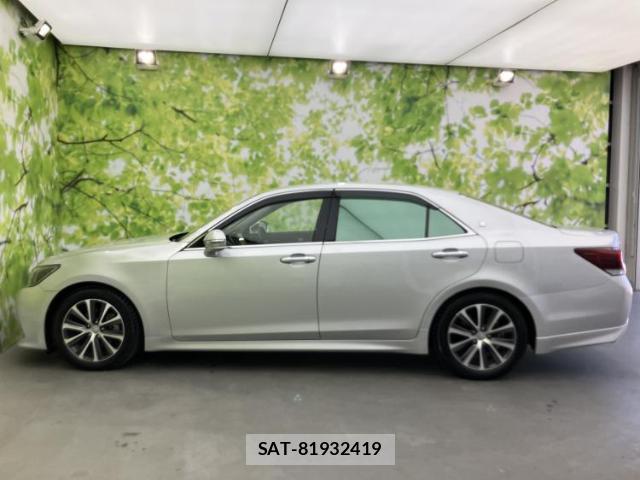 Toyota CROWN 2015-11 7800720-1