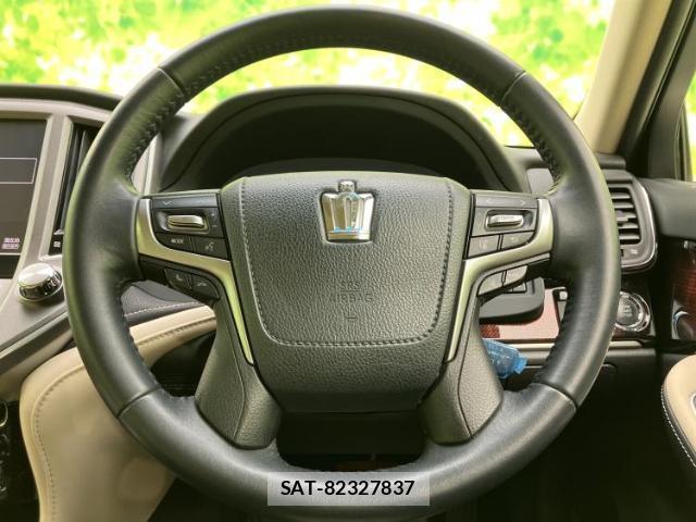 Toyota CROWN 2017-01 7800838-13
