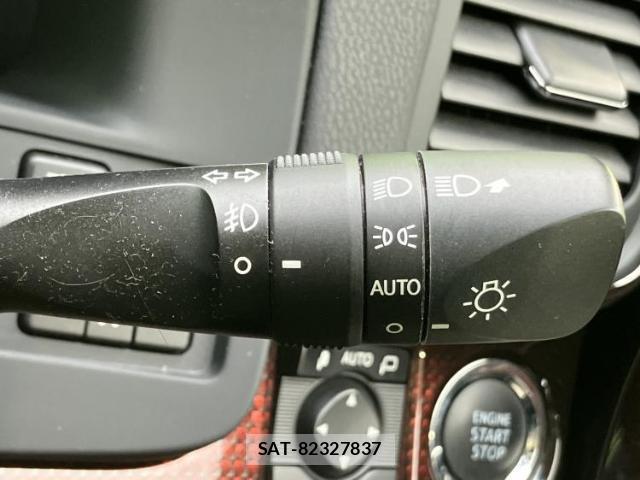 Toyota CROWN 2017-01 7800838-14