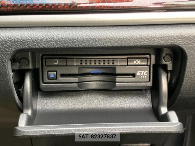 Toyota CROWN 2017-01 7800838-17