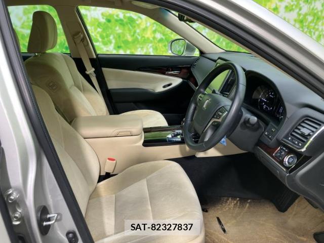 Toyota CROWN 2017-01 7800838-3