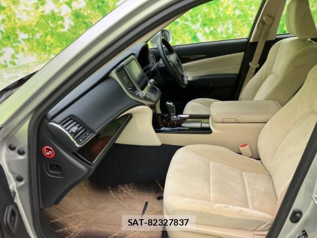 Toyota CROWN 2017-01 7800838-5