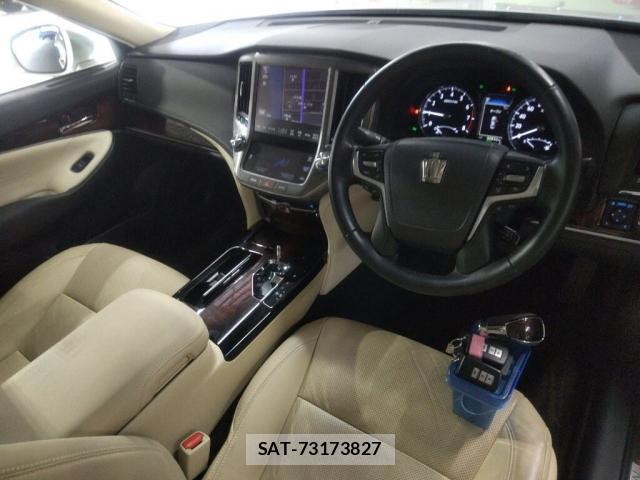 Toyota CROWN 2017-03 7801487-2