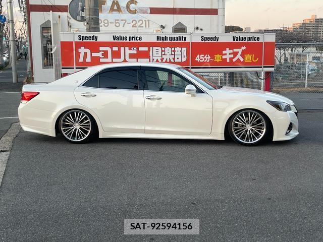 Toyota CROWN 2016-06 7803696-10