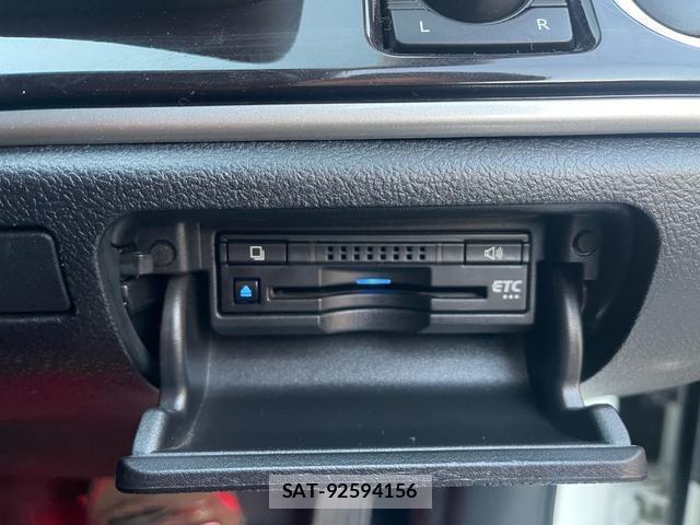 Toyota CROWN 2016-06 7803696-19
