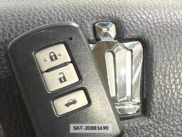 Toyota CROWN 2014-03 7804509-6