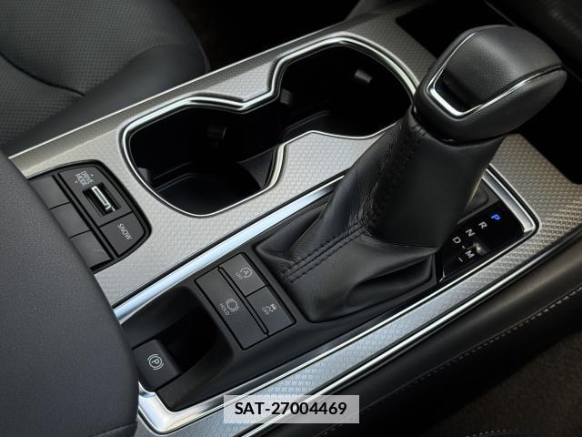 Toyota CROWN 2022-01 7806750-8