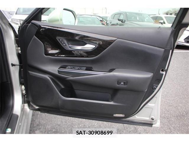 Toyota CROWN 2019-03 7809342-17