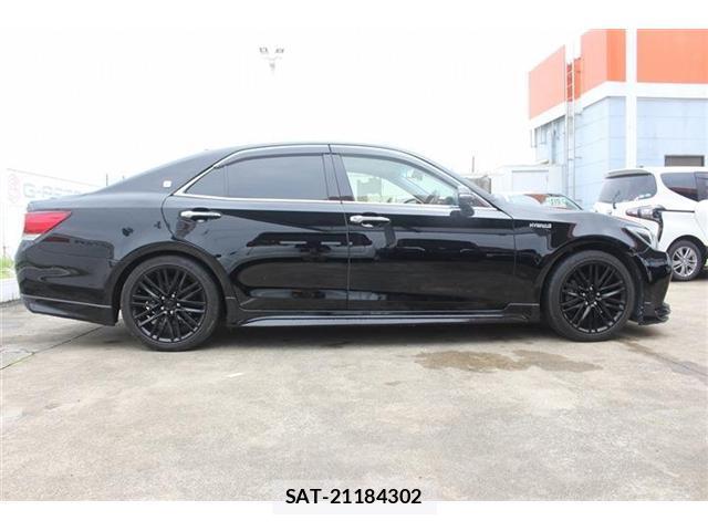 Toyota CROWN 2016-10 7809448-13