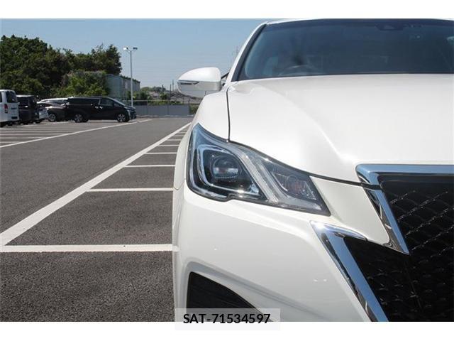 Toyota CROWN 2017-07 7809519-16