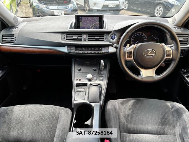 Lexus CT 2013-03 7793554-4