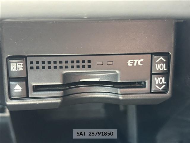 Lexus CT 2011-06 7793562-13