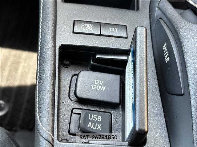 Lexus CT 2011-06 7793562-14