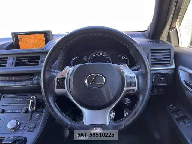 Lexus CT 2011-05 7793668-1
