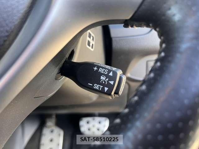 Lexus CT 2011-05 7793668-9