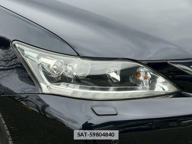 Lexus CT 2011-10 7794365-11