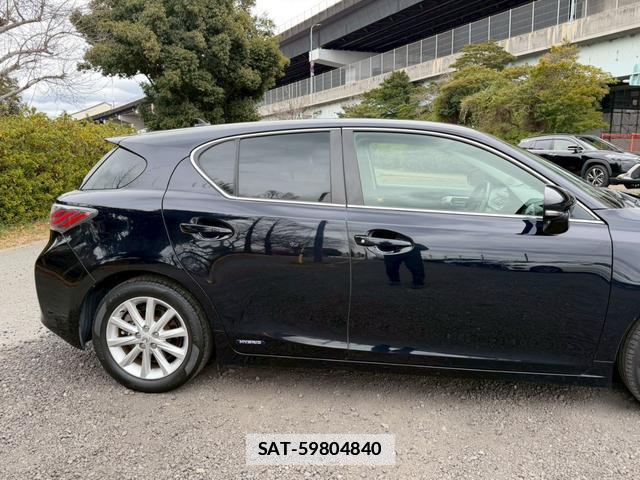 Lexus CT 2011-10 7794365-14