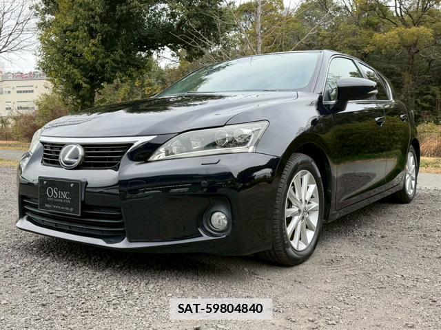 Lexus CT 2011-10 7794365-6