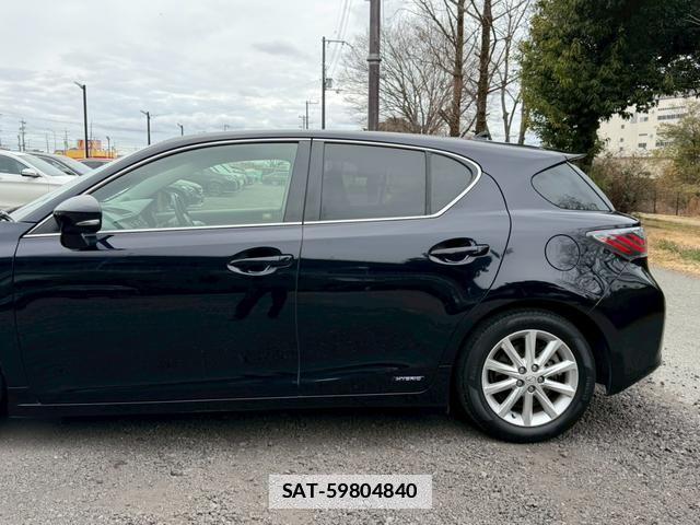 Lexus CT 2011-10 7794365-9