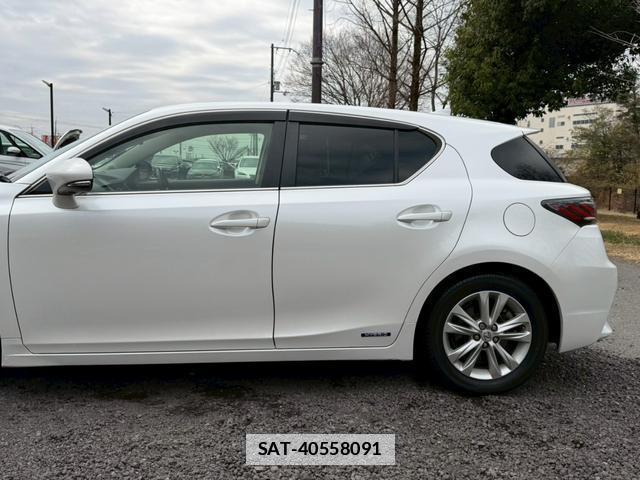 Lexus CT 2015-07 7794368-8