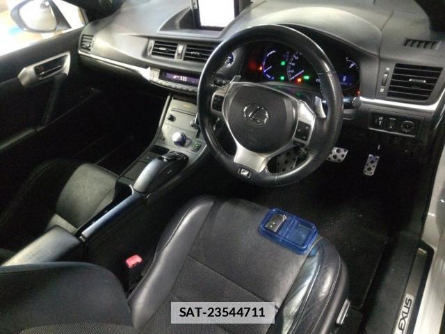 Lexus CT 2013-05 7796157-2