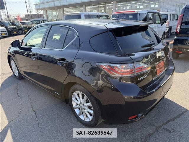 Lexus CT 2011-11 7797809-7