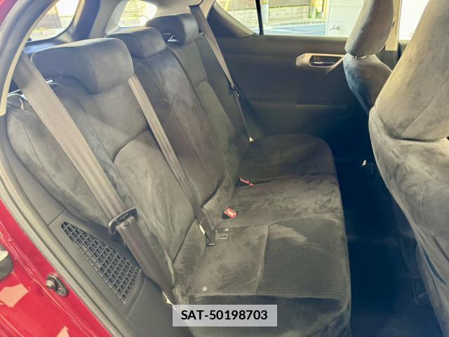 Lexus CT 2011-12 7798828-4