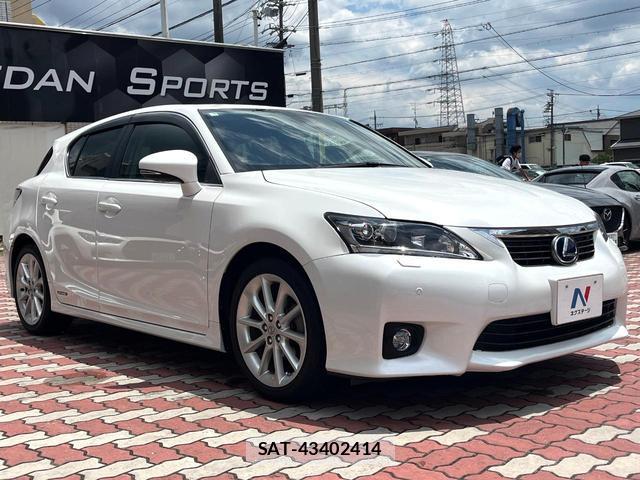 Lexus CT 2011-05 7799307-12