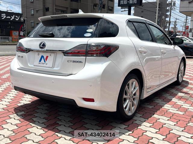 Lexus CT 2011-05 7799307-13