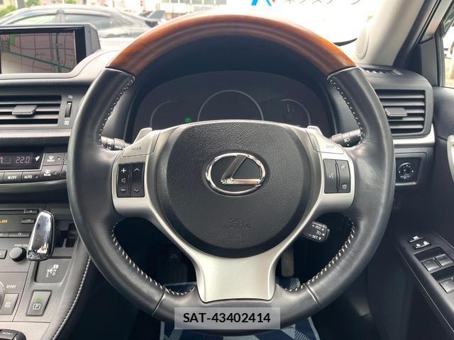 Lexus CT 2011-05 7799307-14