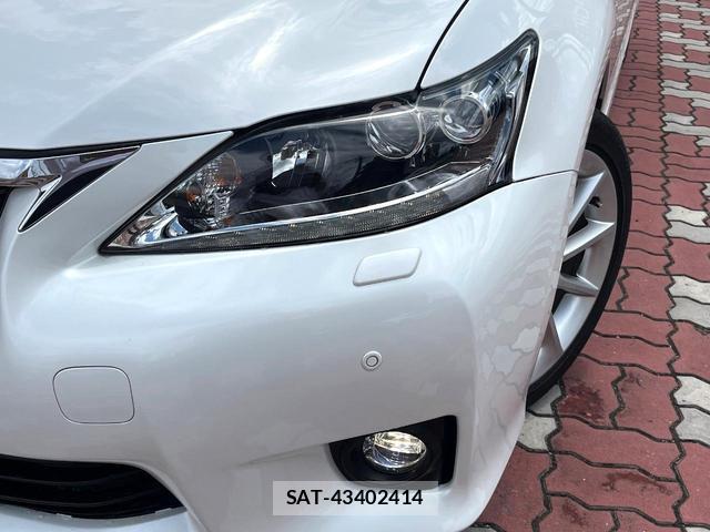 Lexus CT 2011-05 7799307-15