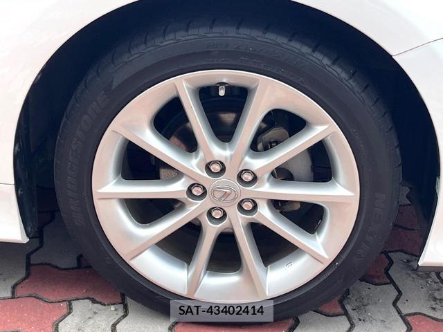 Lexus CT 2011-05 7799307-16