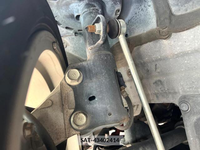 Lexus CT 2011-05 7799307-19