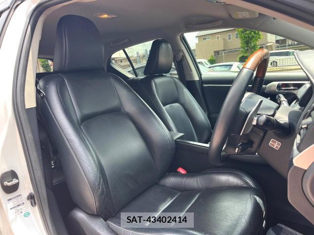 Lexus CT 2011-05 7799307-7