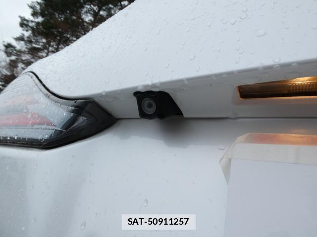 Lexus CT 2013-04 7800117-11