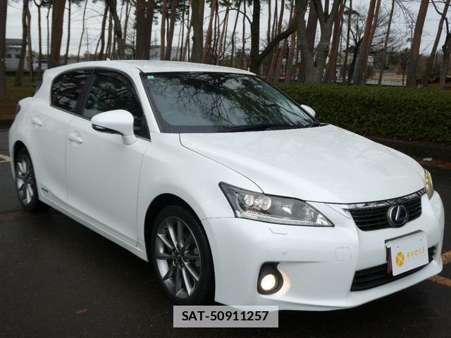 Lexus CT 2013-04 7800117-3