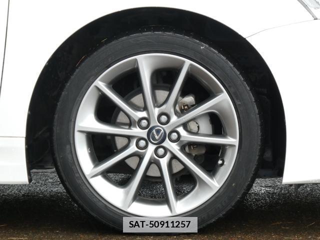 Lexus CT 2013-04 7800117-6