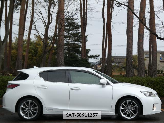 Lexus CT 2013-04 7800117-7