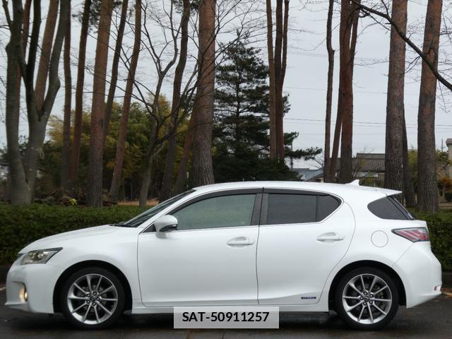 Lexus CT 2013-04 7800117-8