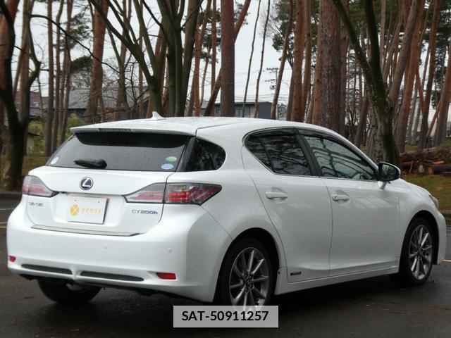 Lexus CT 2013-04 7800117-9