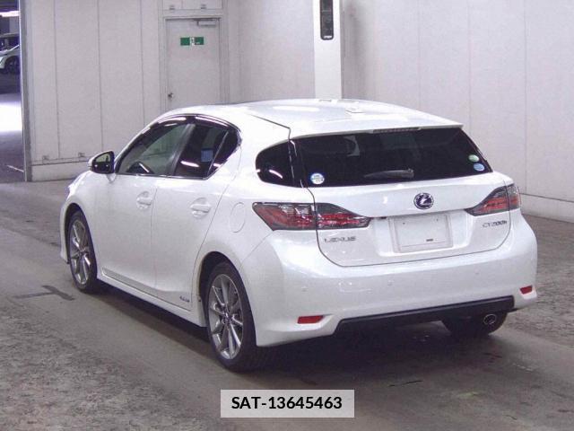 Lexus CT 2013-04 7801441-5